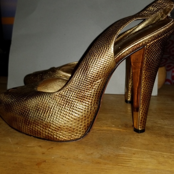 gold shoes size 9